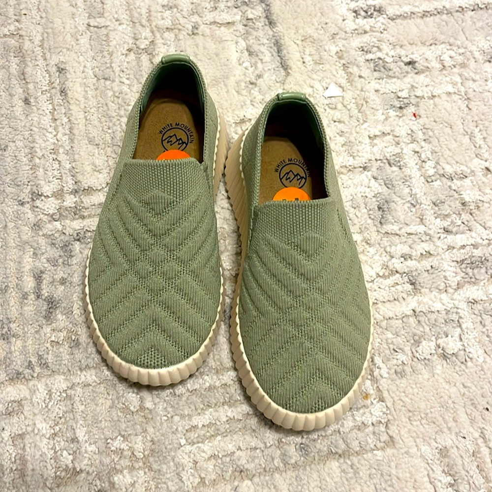 Toddler shoes (sz11)